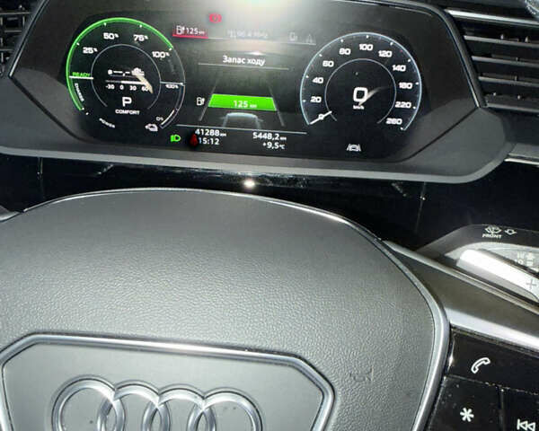 Серый Ауди E-Tron, объемом двигателя 0 л и пробегом 41 тыс. км за 39500 $, фото 28 на Automoto.ua