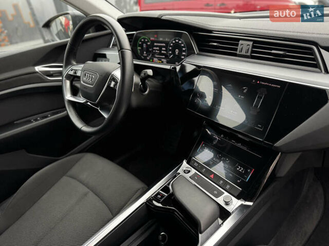 Ауди E-Tron 2023 в Житомире на Automoto.ua Серый Ауди E-Tron, объемом двигателя 0 л и пробегом 38 тыс. км за 37500 $, фото 58 на Automoto.ua