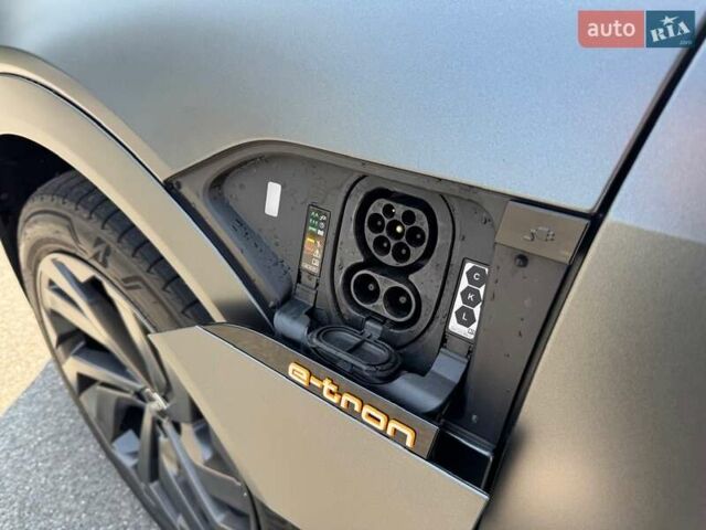 Сірий Ауді E-Tron, об'ємом двигуна 0 л та пробігом 44 тис. км за 60500 $, фото 86 на Automoto.ua