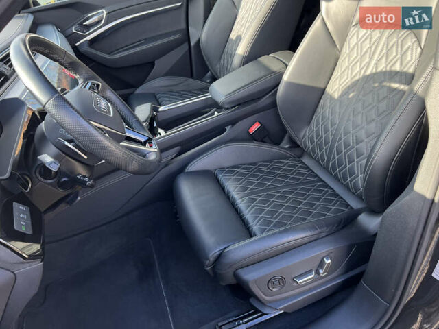 Серый Ауди E-Tron, объемом двигателя 0 л и пробегом 43 тыс. км за 47488 $, фото 26 на Automoto.ua