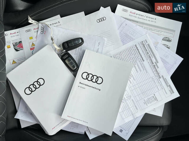 Серый Ауди E-Tron, объемом двигателя 0 л и пробегом 43 тыс. км за 47488 $, фото 91 на Automoto.ua