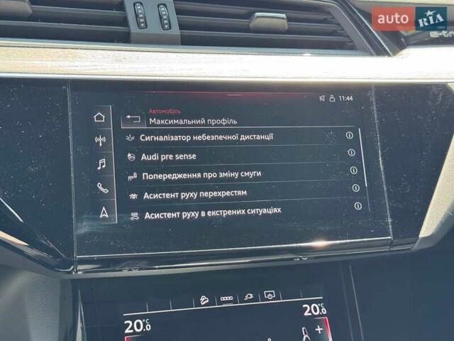 Сірий Ауді E-Tron, об'ємом двигуна 0 л та пробігом 44 тис. км за 60500 $, фото 50 на Automoto.ua