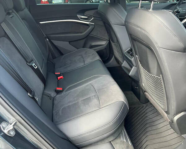 Серый Ауди E-Tron, объемом двигателя 0 л и пробегом 8 тыс. км за 68000 $, фото 33 на Automoto.ua