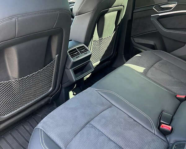 Серый Ауди E-Tron, объемом двигателя 0 л и пробегом 8 тыс. км за 68000 $, фото 25 на Automoto.ua