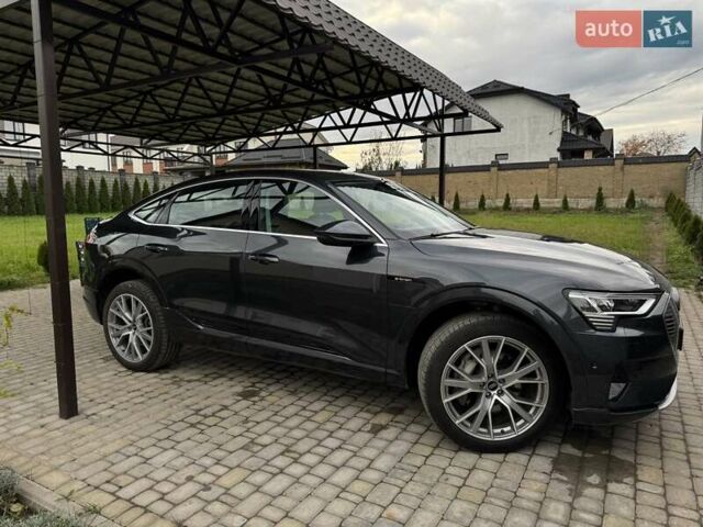 Серый Ауди E-Tron, объемом двигателя 0 л и пробегом 22 тыс. км за 39900 $, фото 2 на Automoto.ua