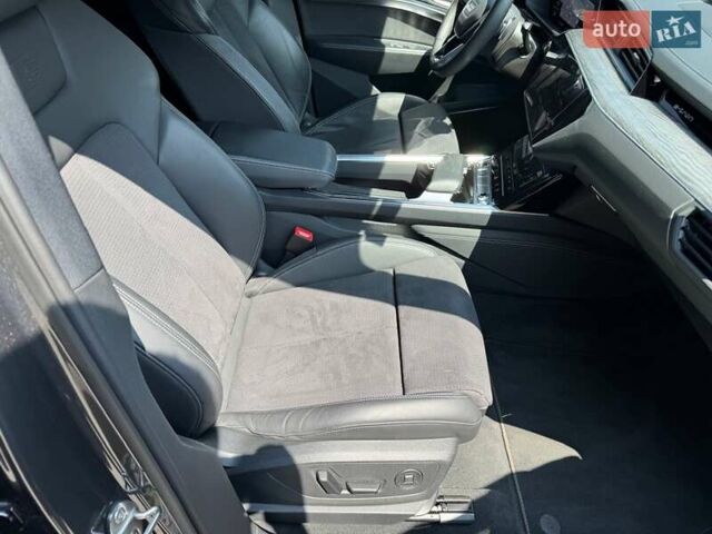 Сірий Ауді E-Tron, об'ємом двигуна 0 л та пробігом 44 тис. км за 60500 $, фото 73 на Automoto.ua