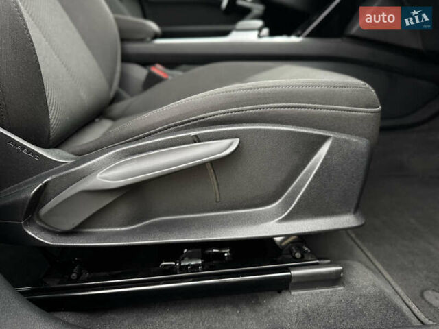 Ауди E-Tron 2023 в Житомире на Automoto.ua Серый Ауди E-Tron, объемом двигателя 0 л и пробегом 38 тыс. км за 37500 $, фото 53 на Automoto.ua
