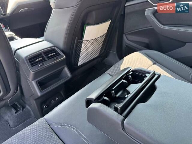 Сірий Ауді E-Tron, об'ємом двигуна 0 л та пробігом 44 тис. км за 60500 $, фото 65 на Automoto.ua