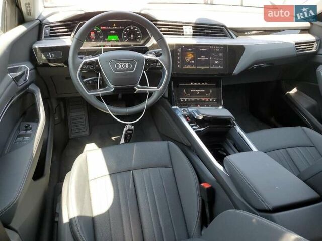 Серый Ауди E-Tron, объемом двигателя 0 л и пробегом 4 тыс. км за 29000 $, фото 7 на Automoto.ua