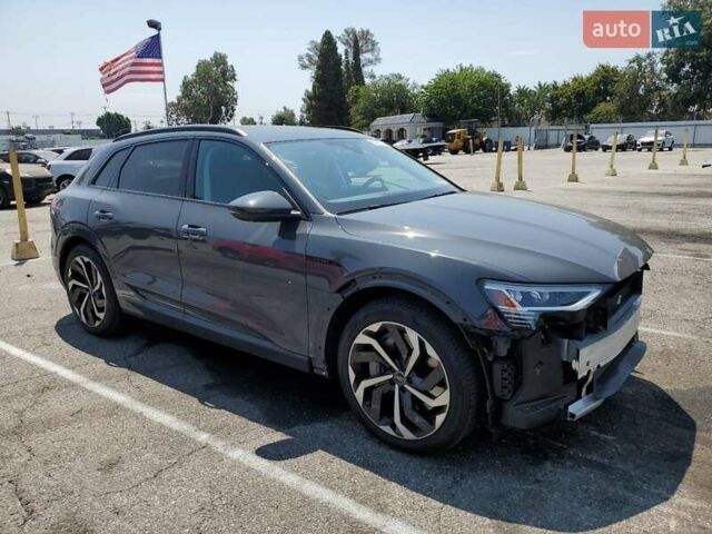 Серый Ауди E-Tron, объемом двигателя 0 л и пробегом 4 тыс. км за 29000 $, фото 3 на Automoto.ua