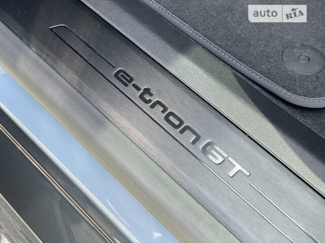 Сірий Ауді E-Tron, об'ємом двигуна 0 л та пробігом 12 тис. км за 89000 $, фото 14 на Automoto.ua