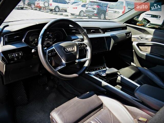 Синий Ауди E-Tron, объемом двигателя 0 л и пробегом 113 тыс. км за 31800 $, фото 5 на Automoto.ua