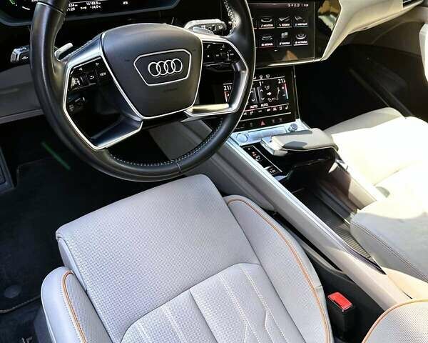 Синий Ауди E-Tron, объемом двигателя 0 л и пробегом 79 тыс. км за 36300 $, фото 19 на Automoto.ua