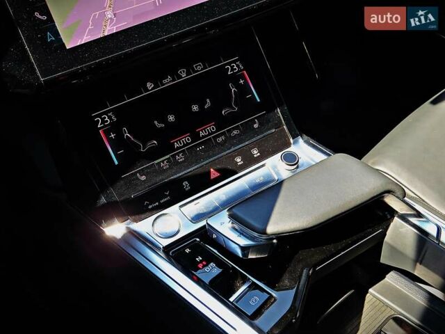 Синий Ауди E-Tron, объемом двигателя 0 л и пробегом 113 тыс. км за 31800 $, фото 10 на Automoto.ua