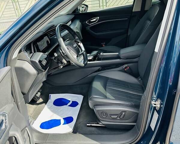 Ауді E-Tron 2019 у Тернополі на Automoto.ua Синій Ауді E-Tron, об'ємом двигуна 0 л та пробігом 200 тис. км за 21700 $, фото 23 на Automoto.ua