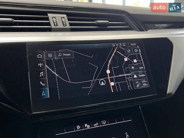 Синий Ауди E-Tron, объемом двигателя 0 л и пробегом 299 тыс. км за 23490 $, фото 49 на Automoto.ua