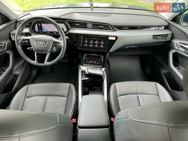 Синий Ауди E-Tron, объемом двигателя 0 л и пробегом 175 тыс. км за 24444 $, фото 11 на Automoto.ua