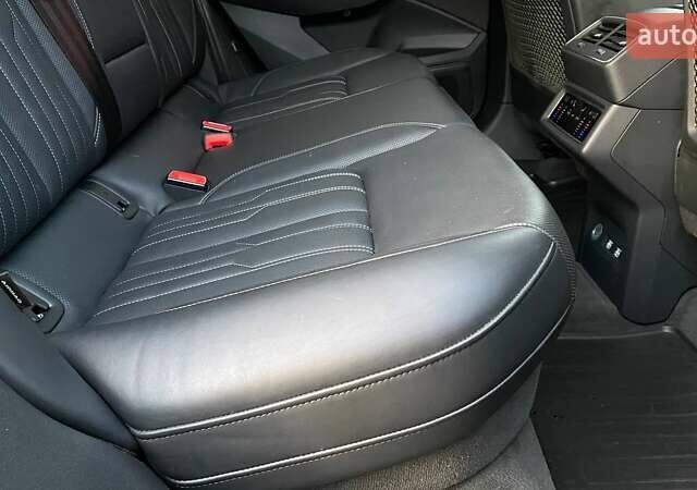 Синий Ауди E-Tron, объемом двигателя 0 л и пробегом 109 тыс. км за 30800 $, фото 36 на Automoto.ua