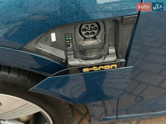 Синий Ауди E-Tron, объемом двигателя 0 л и пробегом 170 тыс. км за 28500 $, фото 1 на Automoto.ua