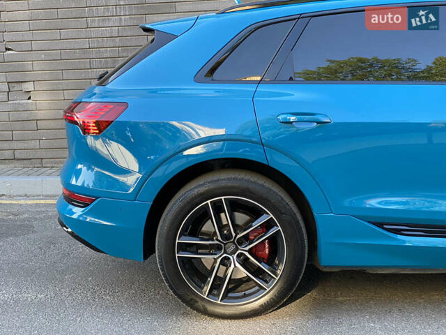 Синий Ауди E-Tron, объемом двигателя 0 л и пробегом 114 тыс. км за 35300 $, фото 5 на Automoto.ua