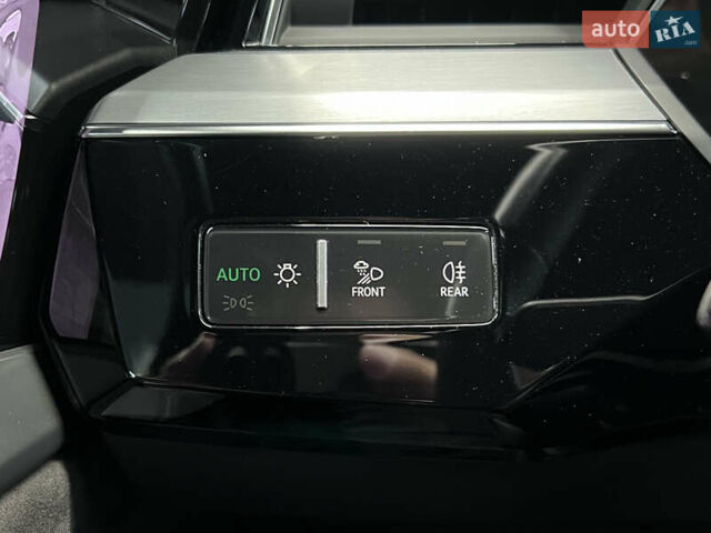 Синий Ауди E-Tron, объемом двигателя 0 л и пробегом 299 тыс. км за 23490 $, фото 43 на Automoto.ua