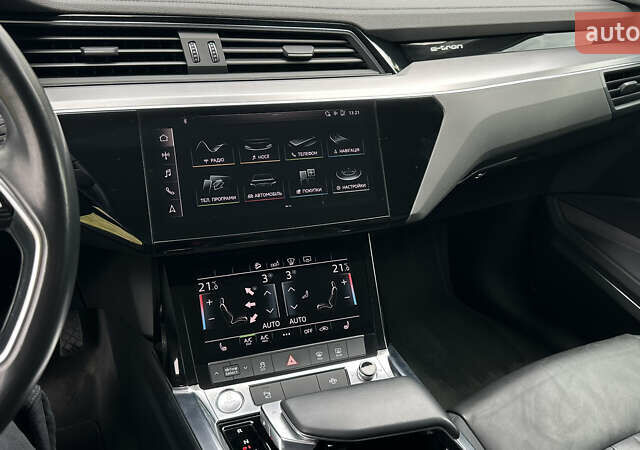 Синий Ауди E-Tron, объемом двигателя 0 л и пробегом 93 тыс. км за 30500 $, фото 7 на Automoto.ua