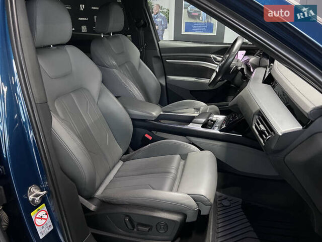 Синий Ауди E-Tron, объемом двигателя 0 л и пробегом 299 тыс. км за 23490 $, фото 67 на Automoto.ua