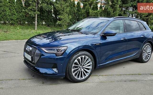 Синий Ауди E-Tron, объемом двигателя 0 л и пробегом 102 тыс. км за 33700 $, фото 44 на Automoto.ua