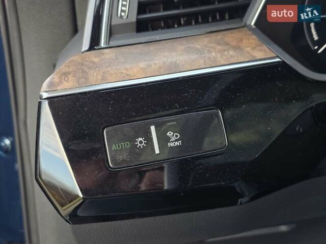 Ауди E-Tron 2019 в Тернополе на Automoto.ua Синий Ауди E-Tron, объемом двигателя 0 л и пробегом 119 тыс. км за 29499 $, фото 4 на Automoto.ua