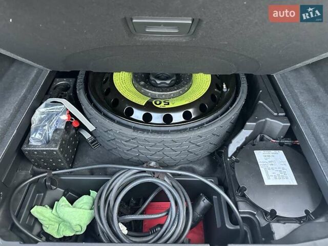 Синій Ауді E-Tron, об'ємом двигуна 0 л та пробігом 113 тис. км за 29900 $, фото 34 на Automoto.ua
