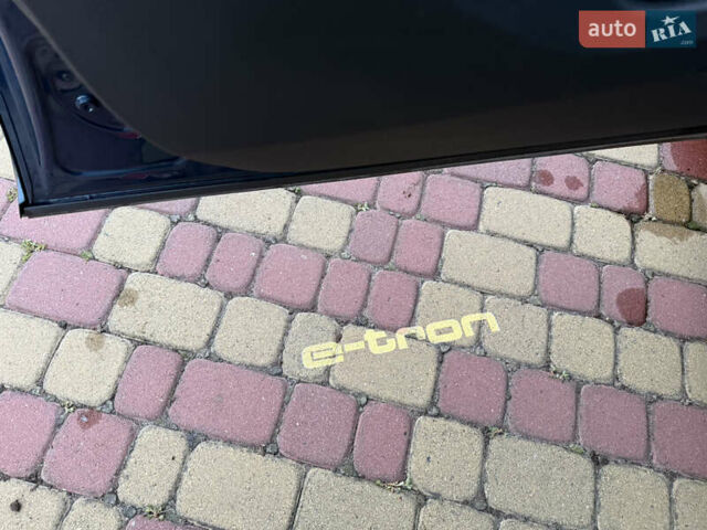 Ауди E-Tron 2019 в Хмельницком на Automoto.ua Синий Ауди E-Tron, объемом двигателя 0 л и пробегом 77 тыс. км за 32527 $, фото 64 на Automoto.ua