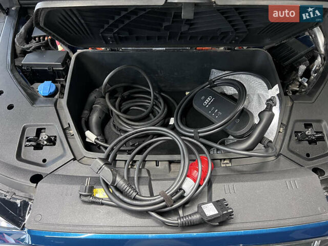 Синий Ауди E-Tron, объемом двигателя 0 л и пробегом 299 тыс. км за 23490 $, фото 79 на Automoto.ua