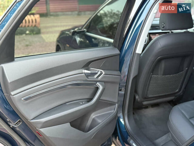 Ауди E-Tron 2019 в Хмельницком на Automoto.ua Синий Ауди E-Tron, объемом двигателя 0 л и пробегом 77 тыс. км за 32527 $, фото 62 на Automoto.ua