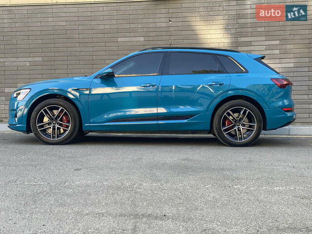 Синий Ауди E-Tron, объемом двигателя 0 л и пробегом 114 тыс. км за 35300 $, фото 1 на Automoto.ua