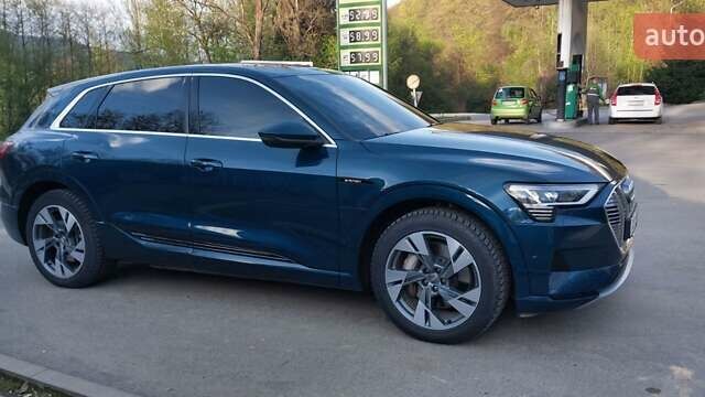 Синий Ауди E-Tron, объемом двигателя 0 л и пробегом 142 тыс. км за 25400 $, фото 18 на Automoto.ua
