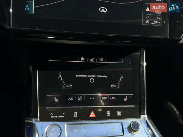 Синий Ауди E-Tron, объемом двигателя 0 л и пробегом 133 тыс. км за 23900 $, фото 72 на Automoto.ua