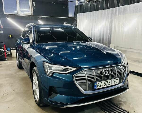 Ауді E-Tron 2019 у Тернополі на Automoto.ua Синій Ауді E-Tron, об'ємом двигуна 0 л та пробігом 200 тис. км за 21700 $, фото 1 на Automoto.ua