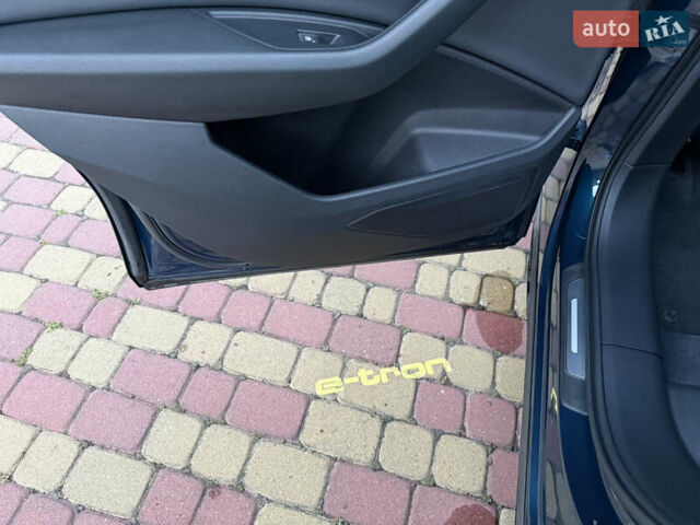 Ауди E-Tron 2019 в Хмельницком на Automoto.ua Синий Ауди E-Tron, объемом двигателя 0 л и пробегом 77 тыс. км за 32527 $, фото 65 на Automoto.ua