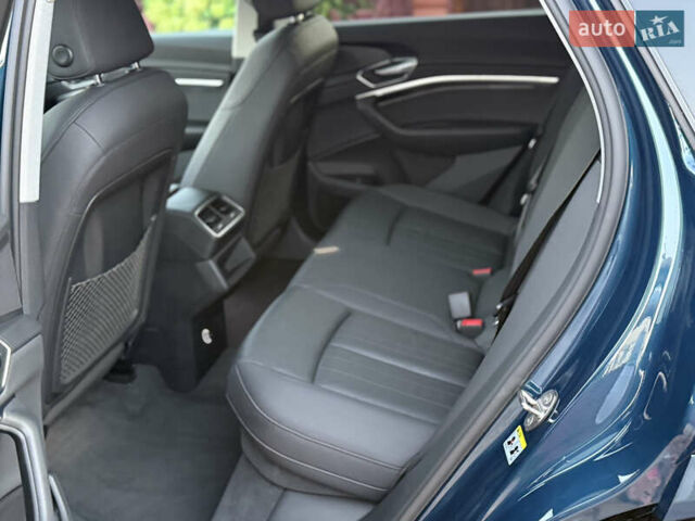 Ауди E-Tron 2019 в Хмельницком на Automoto.ua Синий Ауди E-Tron, объемом двигателя 0 л и пробегом 77 тыс. км за 32527 $, фото 61 на Automoto.ua