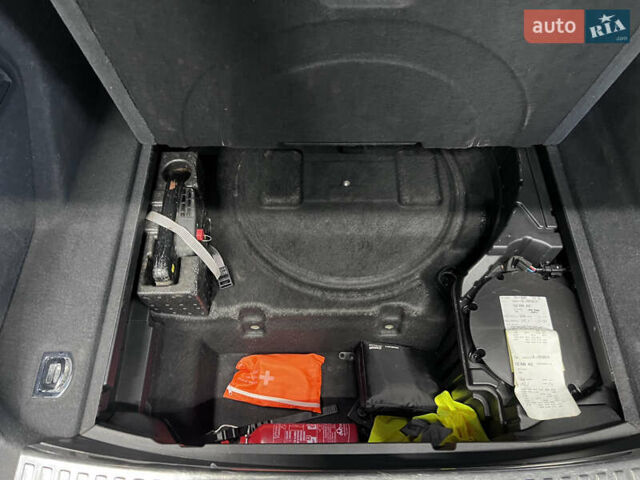 Синий Ауди E-Tron, объемом двигателя 0 л и пробегом 299 тыс. км за 23490 $, фото 76 на Automoto.ua