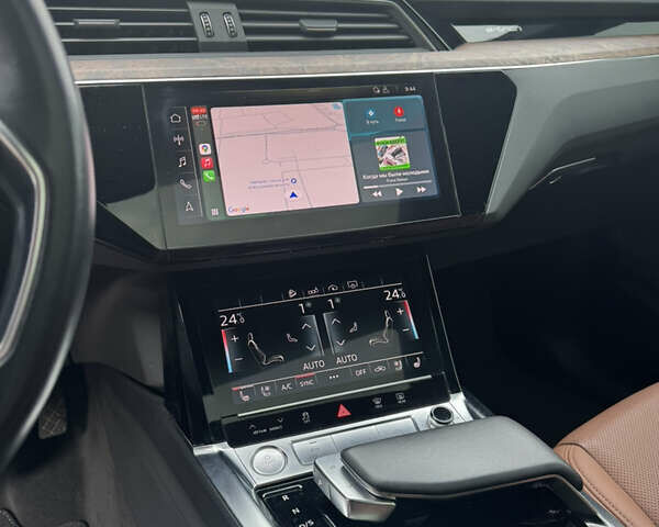 Синий Ауди E-Tron, объемом двигателя 0 л и пробегом 85 тыс. км за 31690 $, фото 10 на Automoto.ua