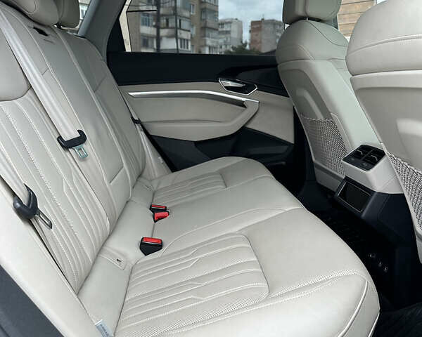 Синий Ауди E-Tron, объемом двигателя 0 л и пробегом 89 тыс. км за 30000 $, фото 15 на Automoto.ua