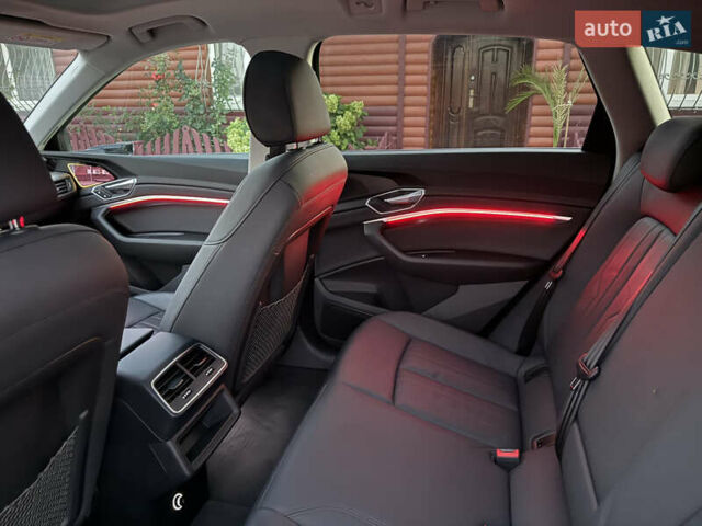 Синий Ауди E-Tron, объемом двигателя 0 л и пробегом 80 тыс. км за 33000 $, фото 103 на Automoto.ua