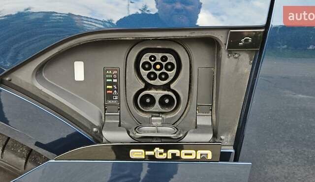 Синий Ауди E-Tron, объемом двигателя 0 л и пробегом 102 тыс. км за 33700 $, фото 59 на Automoto.ua