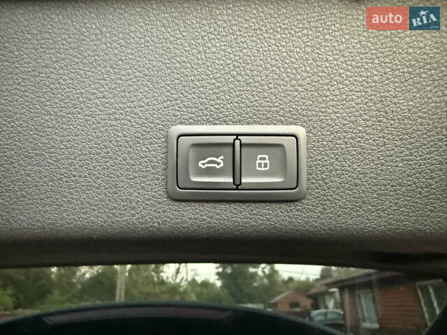 Ауди E-Tron 2019 в Хмельницком на Automoto.ua Синий Ауди E-Tron, объемом двигателя 0 л и пробегом 77 тыс. км за 32527 $, фото 75 на Automoto.ua