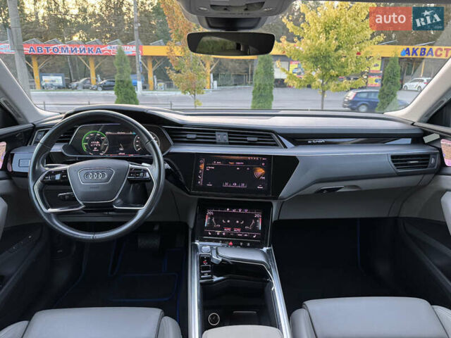 Синій Ауді E-Tron, об'ємом двигуна 0 л та пробігом 130 тис. км за 28999 $, фото 25 на Automoto.ua