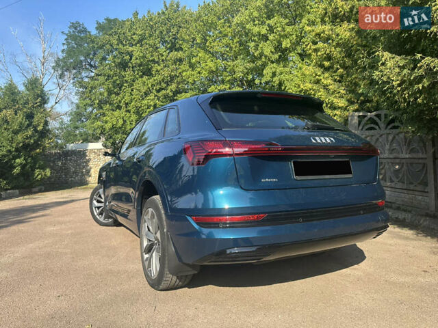 Синий Ауди E-Tron, объемом двигателя 0 л и пробегом 112 тыс. км за 29500 $, фото 5 на Automoto.ua