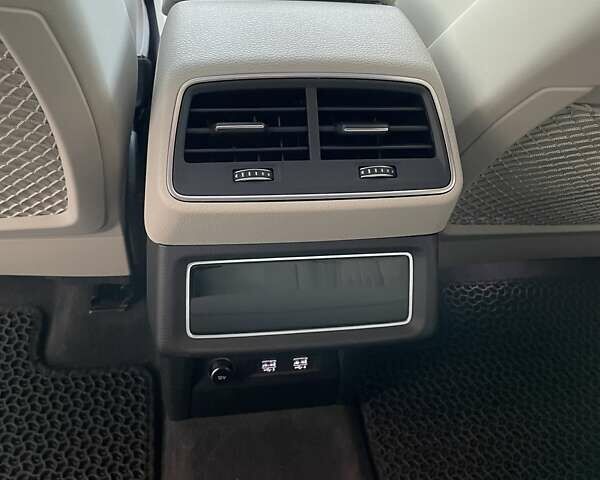 Синій Ауді E-Tron, об'ємом двигуна 0 л та пробігом 30 тис. км за 29900 $, фото 22 на Automoto.ua