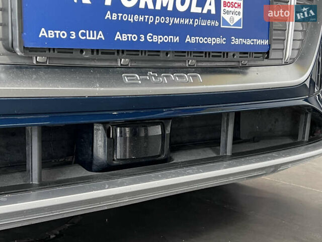 Синий Ауди E-Tron, объемом двигателя 0 л и пробегом 299 тыс. км за 23490 $, фото 26 на Automoto.ua