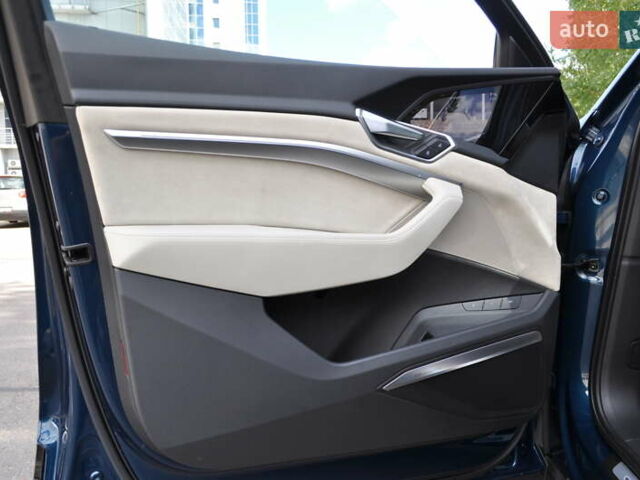 Синий Ауди E-Tron, объемом двигателя 0 л и пробегом 79 тыс. км за 34000 $, фото 85 на Automoto.ua